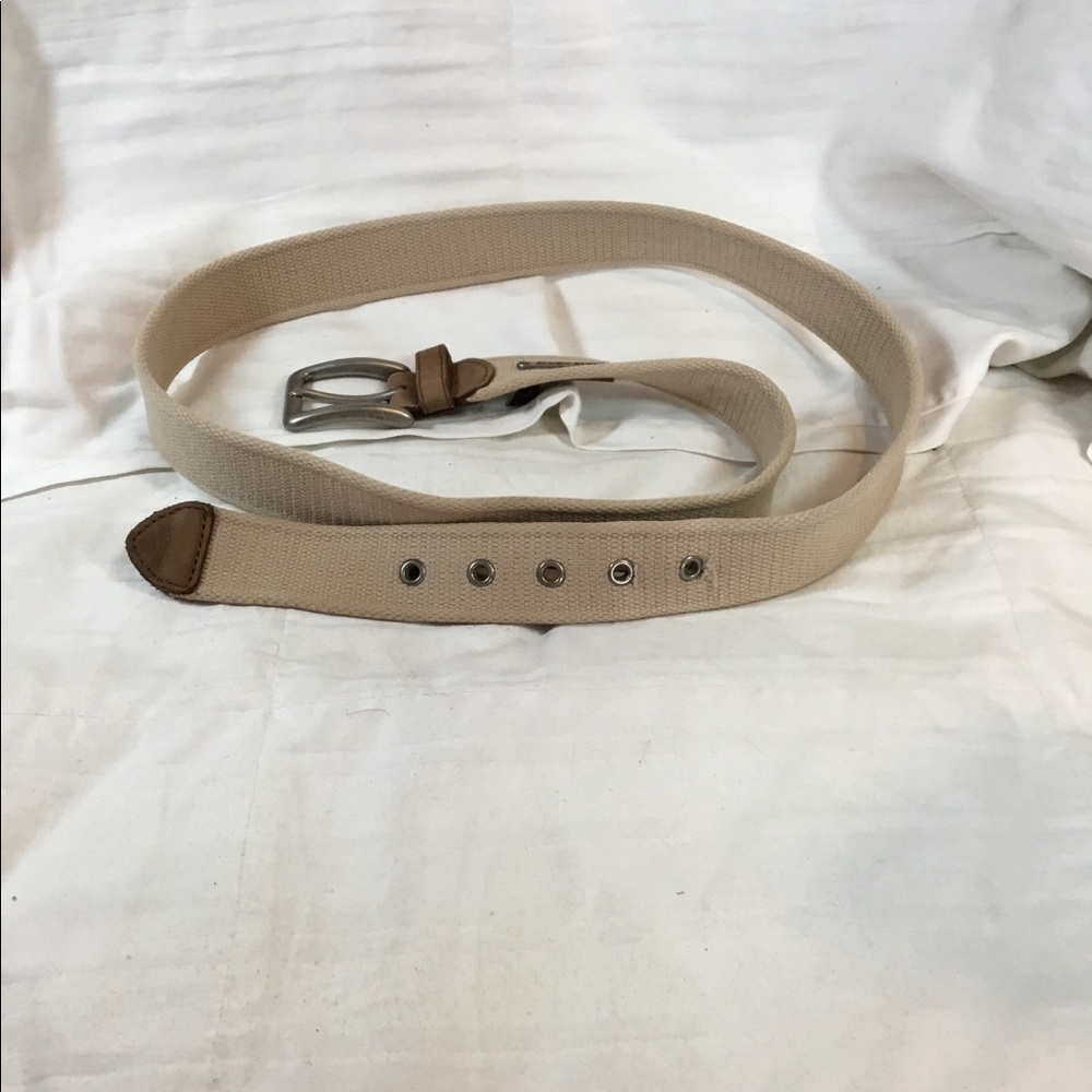 Roundtree Yorke fabric belt, brass buckle, belt holes 43”to 47”